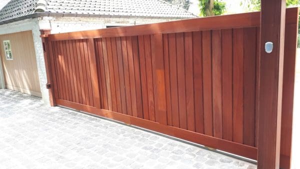 Luxe schuifpoort verticaal - Padoek - op rail - Afbeelding 5