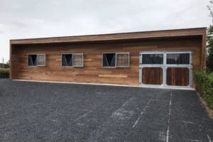 Paardenstal Modern hardhout | Maatwerk